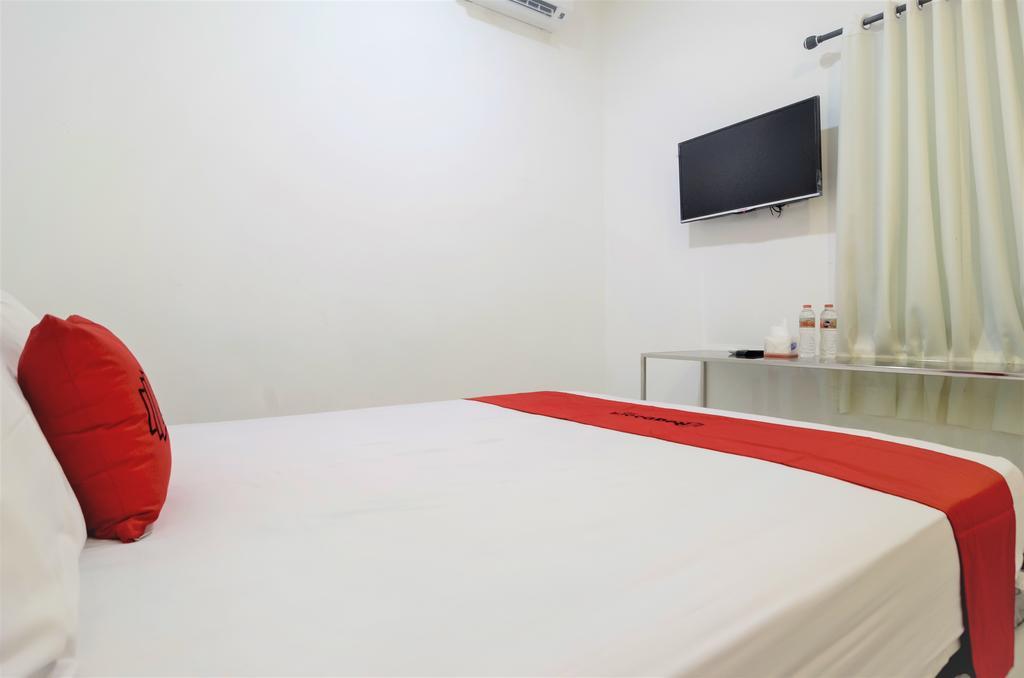 Reddoorz Near Poncol Station Hotel Semarang Buitenkant foto