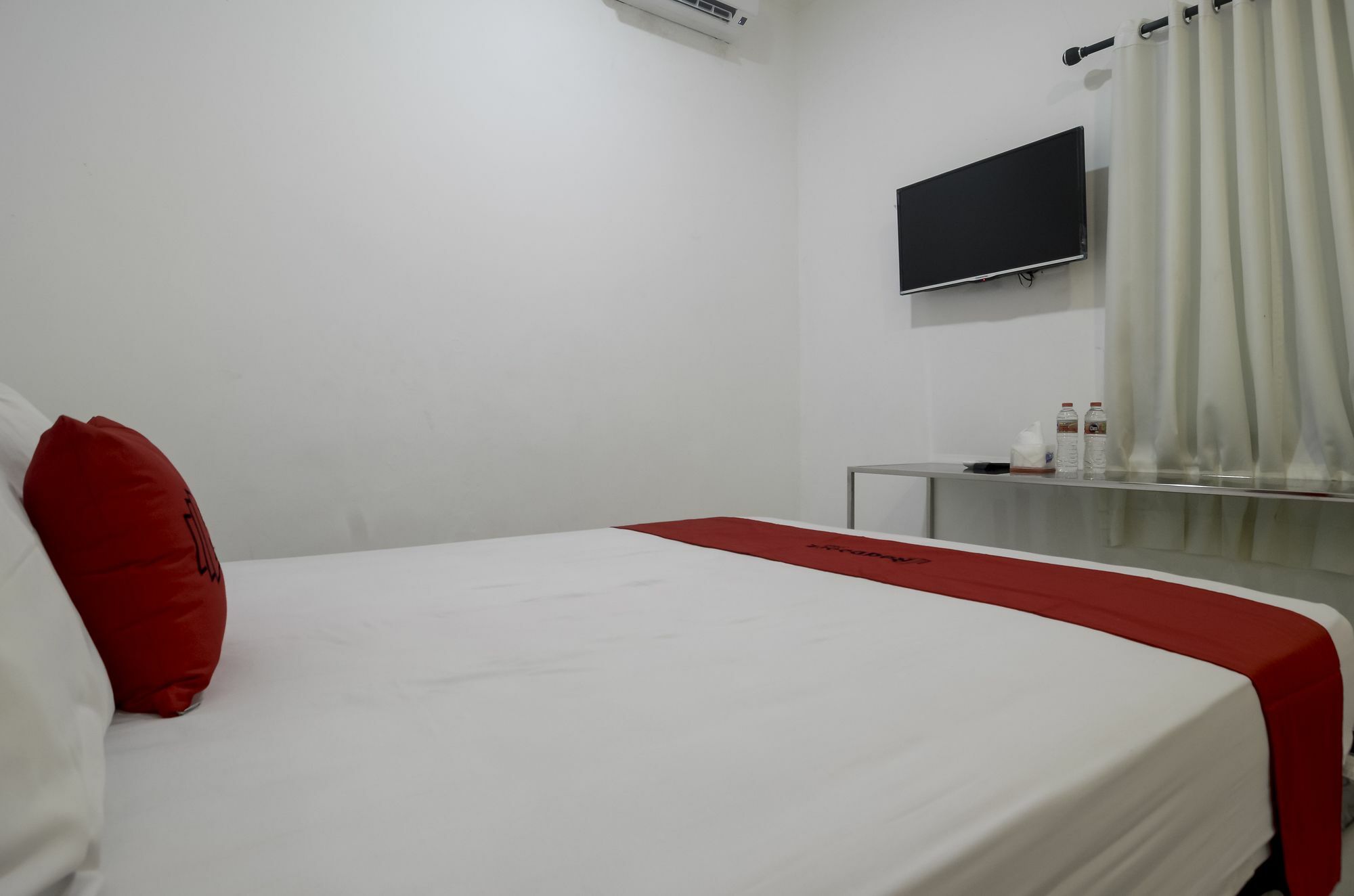Reddoorz Near Poncol Station Hotel Semarang Buitenkant foto